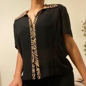 High quality • Vintage find • Print collar • Breathable